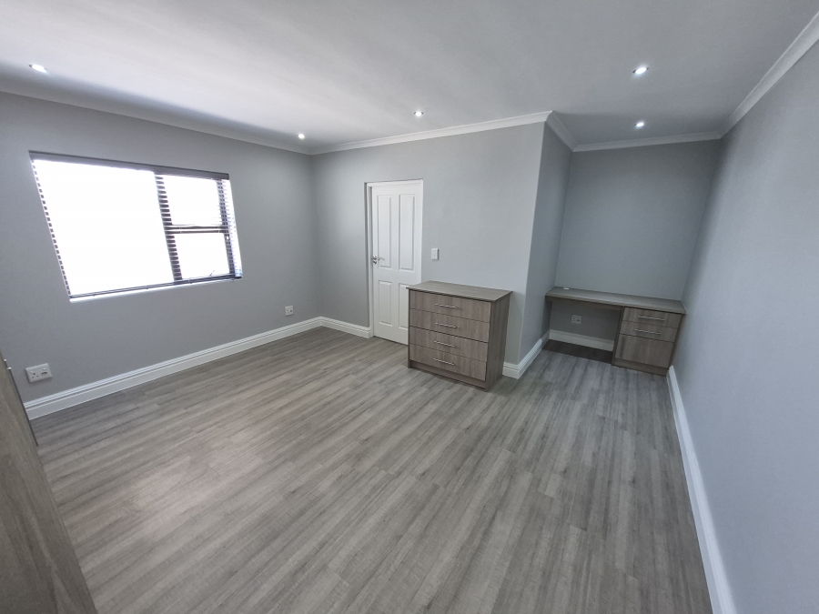 To Let 3 Bedroom Property for Rent in Rylands Western Cape